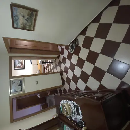 Aparthotel Mimoza Xhani *
